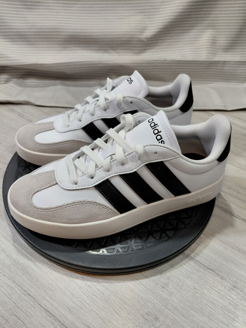 NWT Adidas Womens Barreda White & Black Leather Sneakers SIZE 8